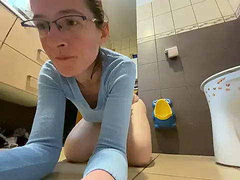 Milky hairy mommy online show from 01/16/26, 08:46