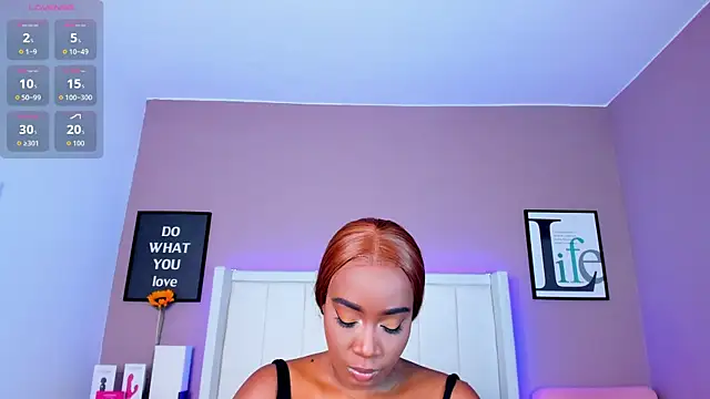 Britanymooree online show from 09/23/25, 08:23