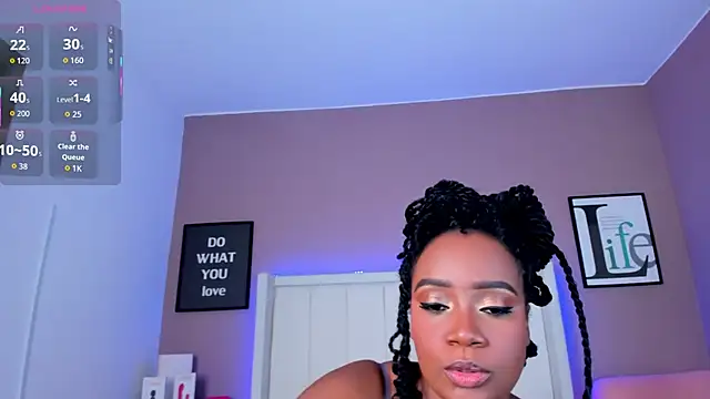 Britanymooree online show from 12/01/25, 07:52