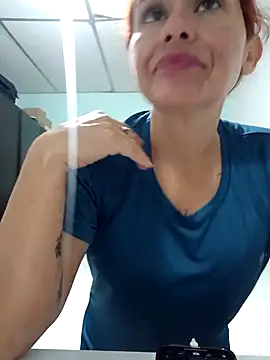 Snapshot of Magica_lorena chatting on 10/10/25, 01:32 Magica lorena online show from 10/10/25, 01:32