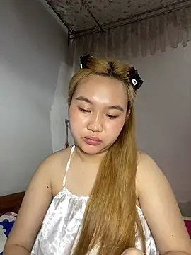 Snapshot of Odette68 chatting on 04/28/26, 02:27 Odette68 online show from 04/28/26, 02:27