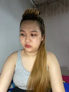 Snapshot of Odette68 chatting on 06/20/26, 12:58 Odette68 online show from 06/20/26, 12:58