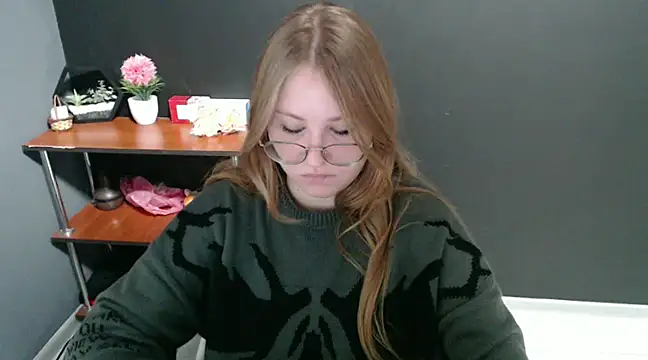Snapshot of lady_minx chatting on 12/04/24, 12:25 lady minx online show from 12/04/24, 12:25