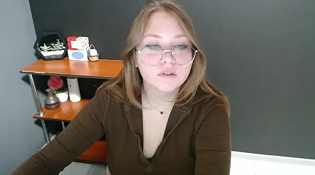 Snapshot of lady_minx chatting on 12/26/24, 10:26 lady minx online show from 12/26/24, 10:26