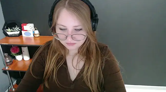 Snapshot of lady_minx chatting on 12/30/24, 08:10 lady minx online show from 12/30/24, 08:10