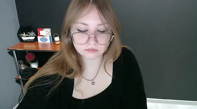 Snapshot of lady_minx chatting on 01/15/25, 07:37 lady minx online show from 01/15/25, 07:37