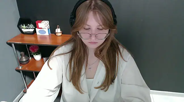 Snapshot of lady_minx chatting on 01/27/25, 10:38 lady minx online show from 01/27/25, 10:38