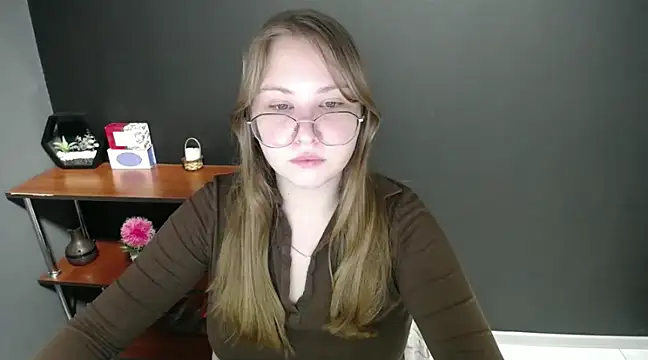 Snapshot of lady_minx chatting on 02/07/25, 07:18 lady minx online show from 02/07/25, 07:18