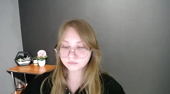 Snapshot of lady_minx chatting on 02/24/25, 10:26 lady minx online show from 02/24/25, 10:26