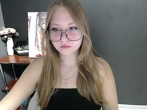 Snapshot of lady_minx chatting on 09/18/25, 06:26 lady minx online show from 09/18/25, 06:26