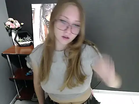 Snapshot of lady_minx chatting on 10/08/25, 06:33 lady minx online show from 10/08/25, 06:33