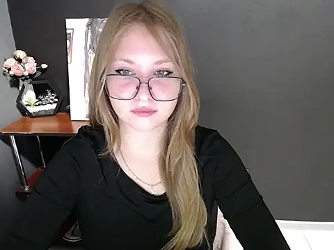 Snapshot of lady_minx chatting on 10/10/25, 06:56 lady minx online show from 10/10/25, 06:56