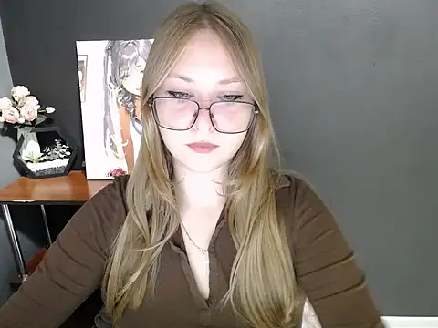 Snapshot of lady_minx chatting on 10/14/25, 06:36 lady minx online show from 10/14/25, 06:36