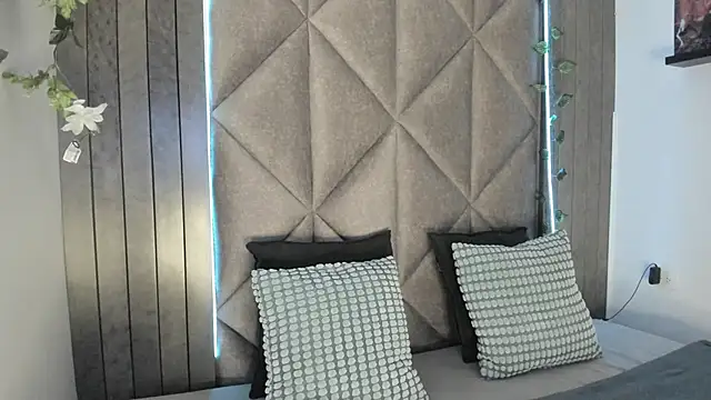 AbbyWathson online show from 10/13/25, 07:58