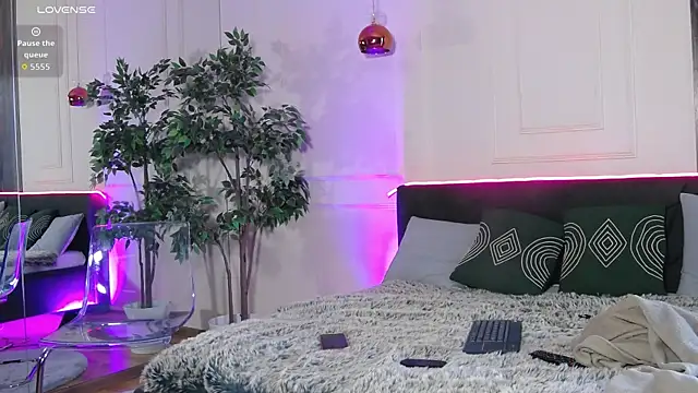 CreamyInkky  online show from 10/30/25, 08:27