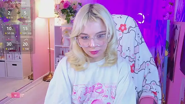 Coconut Mia online show from 03/04/25, 09:11