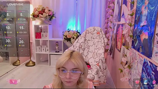 Coconut Mia online show from 09/23/25, 02:53