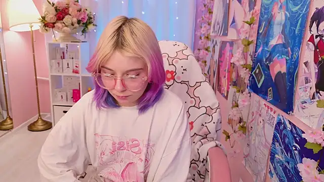 Coconut Mia online show from 11/21/25, 05:00