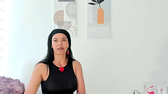 Evawalker  online show from 10/18/25, 04:52