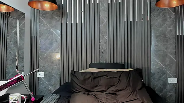 SaraiEvans online show from 11/21/25, 03:38