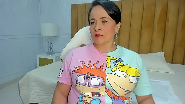 Snapshot of Daphne81_ chatting on 01/23/25, 02:33 Daphne81  online show from 01/23/25, 02:33