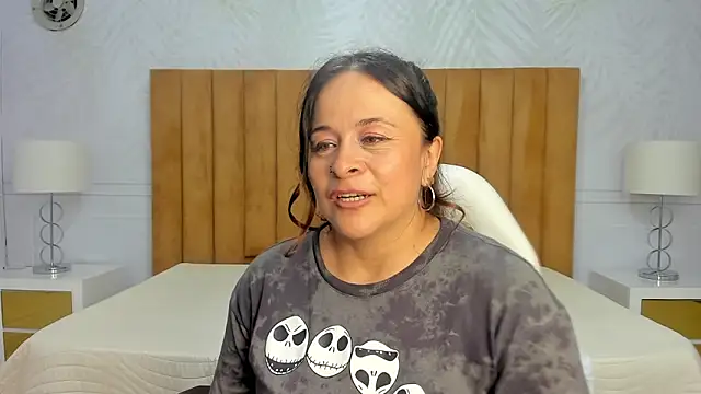 Snapshot of Daphne81_ chatting on 01/29/25, 09:12 Daphne81  online show from 01/29/25, 09:12