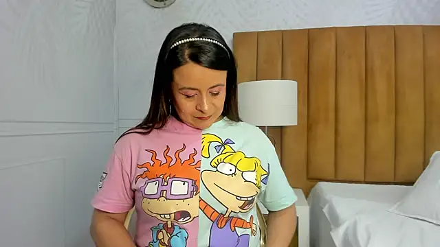 Snapshot of Daphne81_ chatting on 03/23/25, 08:26 Daphne81  online show from 03/23/25, 08:26