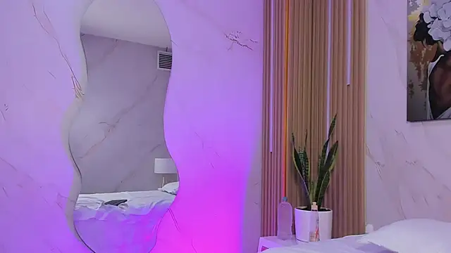 Snapshot of Daphne81_ chatting on 09/27/25, 02:27 Daphne81  online show from 09/27/25, 02:27