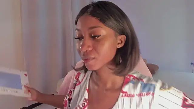 SavannahWildee online show from 02/20/25, 09:44