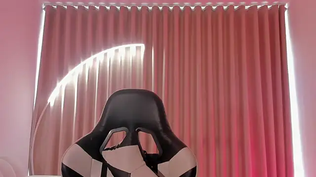 SavannahWildee online show from 10/08/25, 12:14