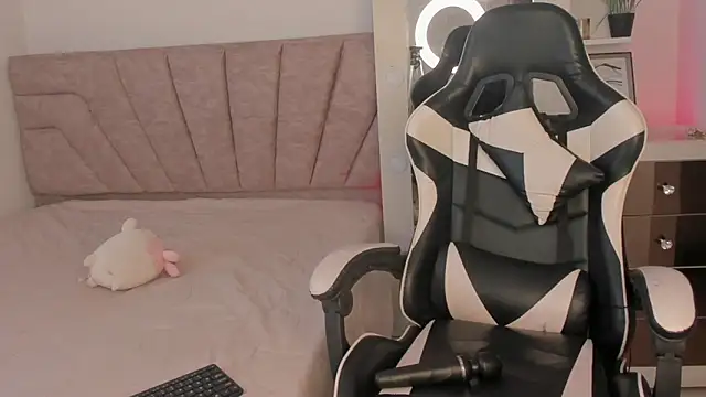 SavannahWildee online show from 10/15/25, 01:22