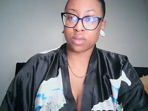 Snapshot of Nyxie_Chaos chatting on 02/18/26, 02:35 Nyxie Chaos online show from 02/18/26, 02:35