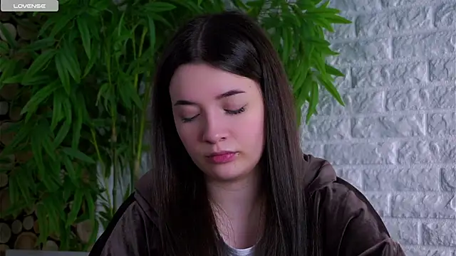 LowOncoming online show from 04/29/26, 03:54