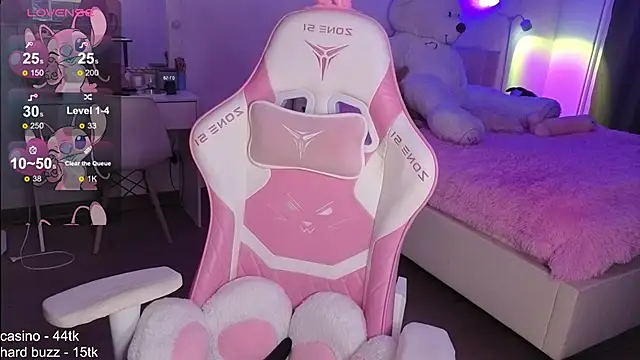 molly murrrr online show from 10/28/25, 02:59