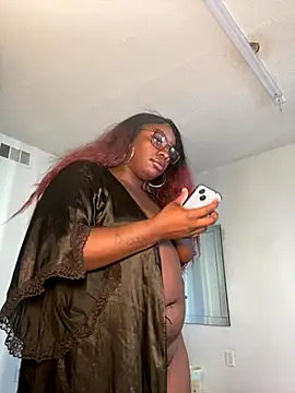 Snapshot of LillShayy chatting on 10/12/25, 03:00 LillShayy online show from 10/12/25, 03:00