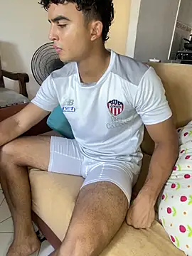 Snapshot of Mentriplex chatting on 12/21/24, 08:10 Mentriplex online show from 12/21/24, 08:10