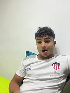 Snapshot of Mentriplex chatting on 02/02/25, 02:38 Mentriplex online show from 02/02/25, 02:38