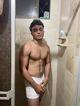 Snapshot of Mentriplex chatting on 09/13/25, 12:32 Mentriplex online show from 09/13/25, 12:32