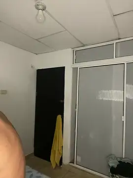 Snapshot of Mentriplex chatting on 01/13/26, 03:56 Mentriplex online show from 01/13/26, 03:56