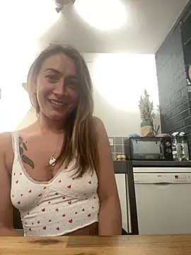 Pollypearson online show from 12/31/24, 11:06