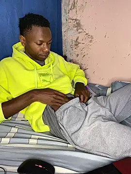 Snapshot of fireboyafrica chatting on 11/05/25, 12:43 fireboyafrica online show from 11/05/25, 12:43