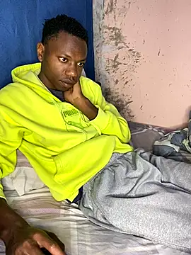 Snapshot of fireboyafrica chatting on 11/07/25, 12:21 fireboyafrica online show from 11/07/25, 12:21