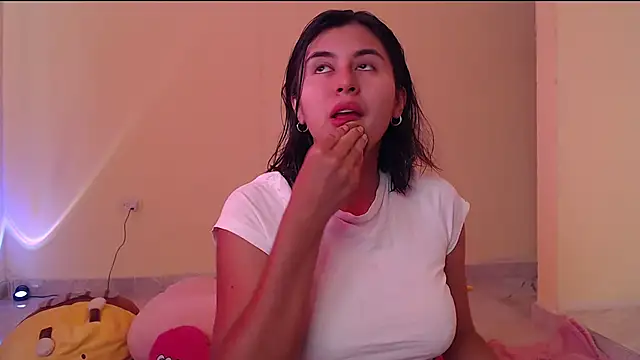 Snapshot of _maiahairy_ chatting on 01/07/25, 09:35 maiahairy online show from 01/07/25, 09:35