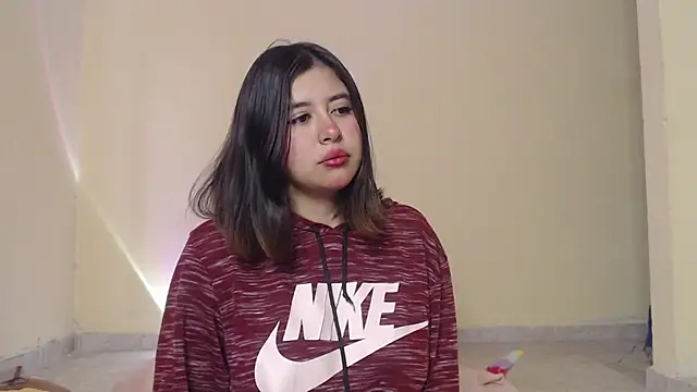 Snapshot of _maiahairy_ chatting on 02/12/25, 01:06 maiahairy online show from 02/12/25, 01:06