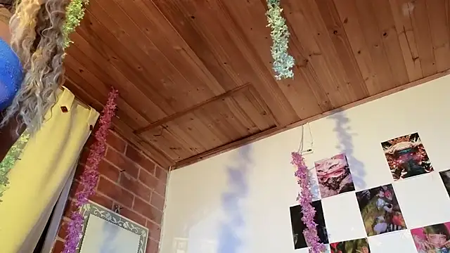  octavia  online show from 03/16/25, 03:25