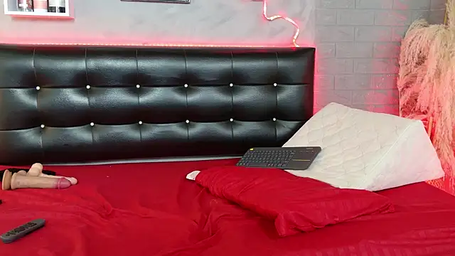 Snapshot of IsabellaTayllor chatting on 05/28/26, 11:35 IsabellaTayllor online show from 05/28/26, 11:35