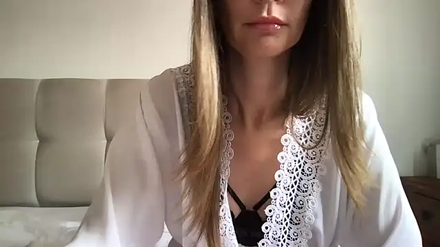 paolajonez online show from 12/05/24, 02:22