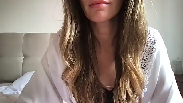 paolajonez online show from 12/14/24, 04:42