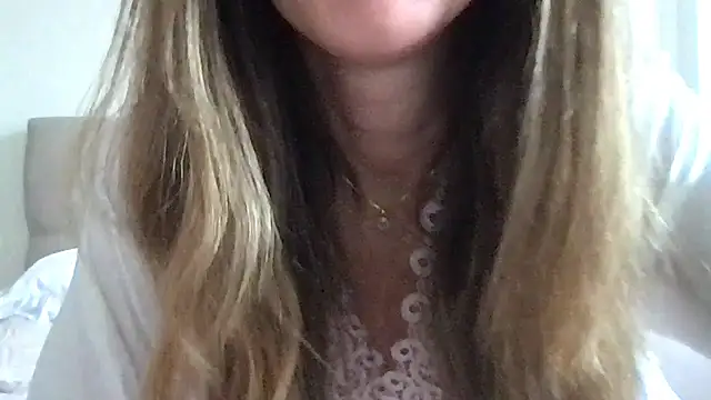 paolajonez online show from 01/31/25, 12:18