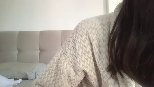 paolajonez online show from 09/15/25, 06:52